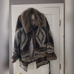 Aztec jacket with fur collar